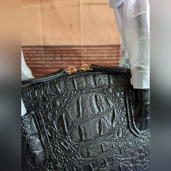 New Women's Black Crocodile-Embossed Leather Handbag - Picture 3 of 13